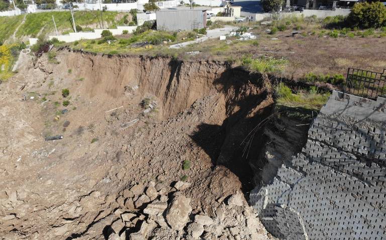 Atienden colapso de muro de contención en Colinas de Chapultepec