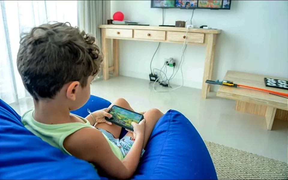 Nueva York declara a las redes sociales ‘amenaza para la salud mental’ de menores